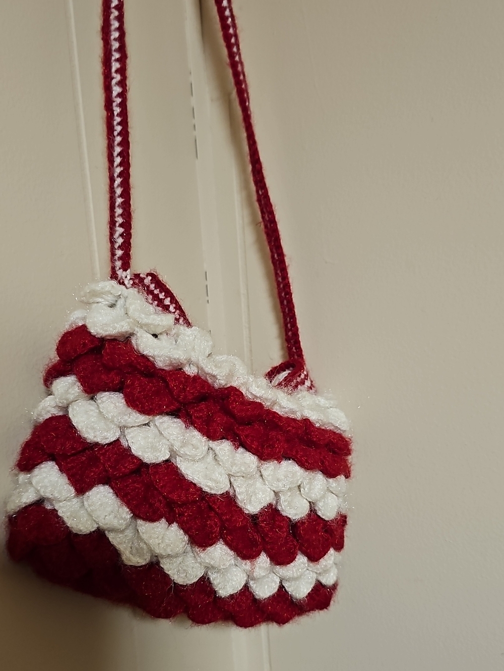 Red and White Crochet Chevron Crossbody Bag